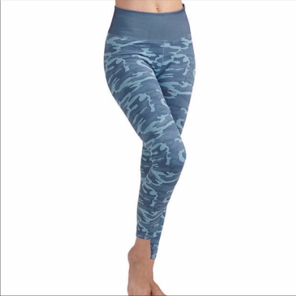 Splendid Ladies' Camo Legging LARGE lounge athletic comfort stretchy Athleisure - Picture 4 of 6